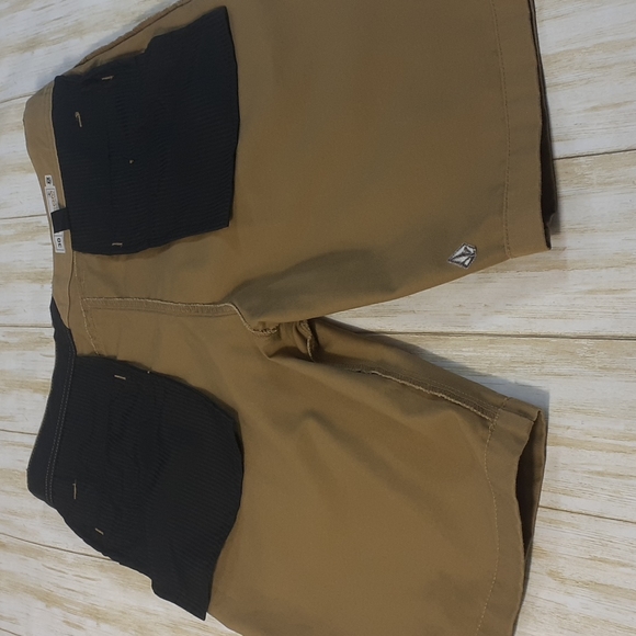 Volcom Frickin Chino Flat Front Shorts Size 30 - Picture 10 of 15